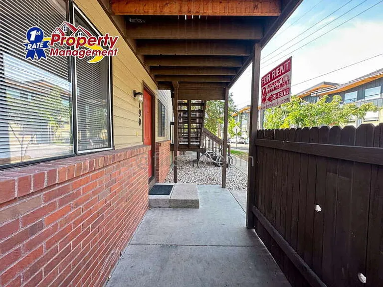 1184 W Lee St — Photo 16