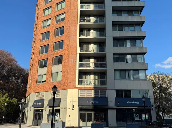 800 Jackson Street image 1 of 36