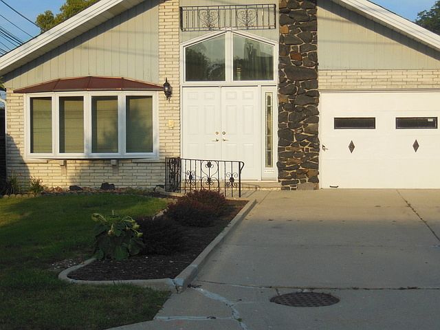 1st image of 1413 N 13th Ave