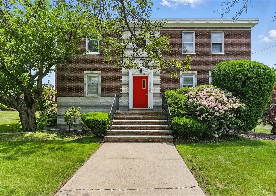 42 Newman Rd #3
