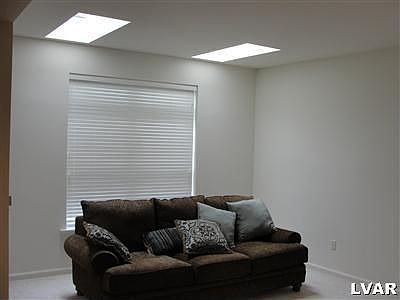 4th image of 1690 Deena Dr