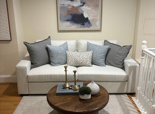 230 Commonwealth Ave APT 1, Boston, MA 02116