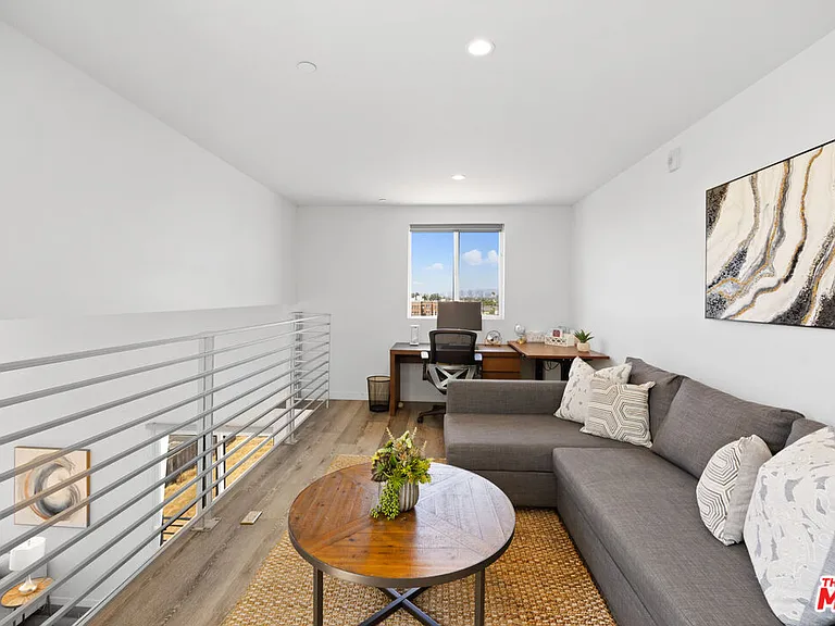 1055 S Serrano Ave #505 — Photo 24