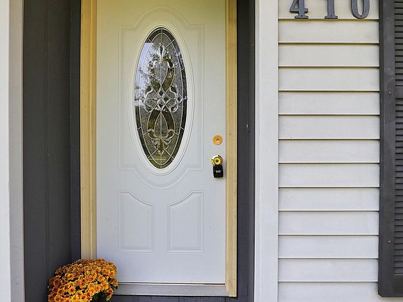 2nd image of 410 Viking View Dr