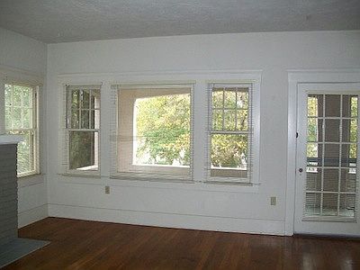 5th image of 1369 N Linden Ave