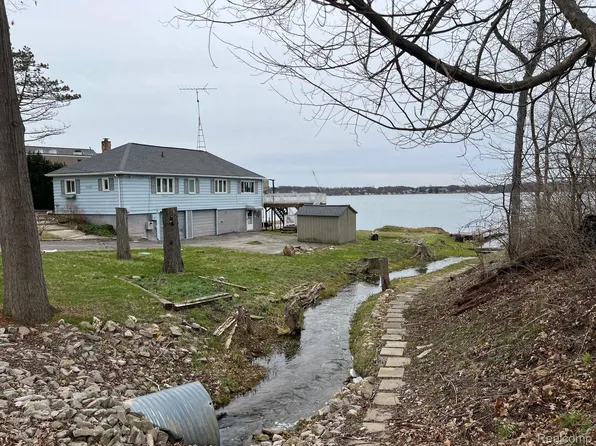 3727 Hunt Rd, Lapeer, MI 48446