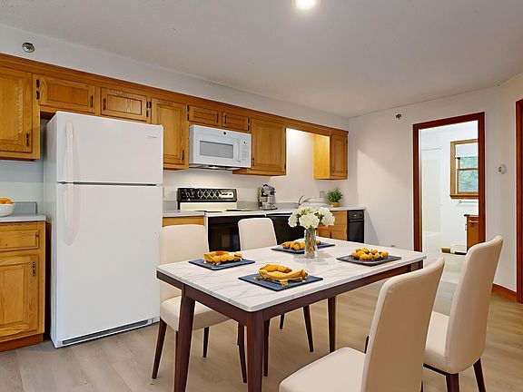 2nd image of 1 Ledgeview Ln APT 7