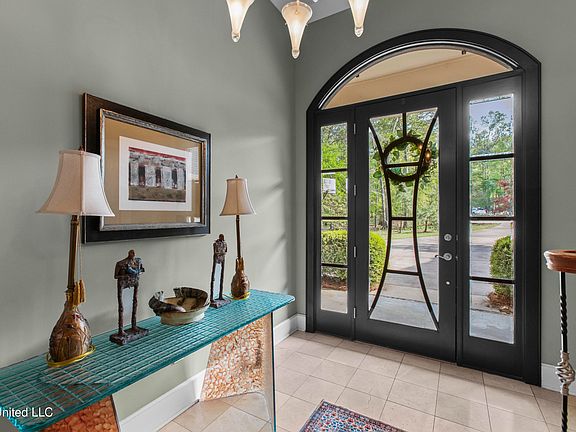 5th image of 104 Talbot Ct