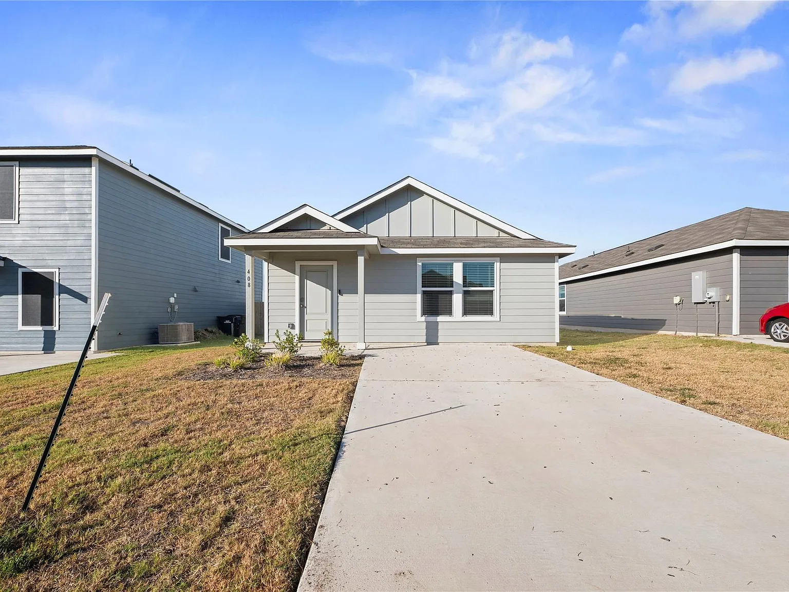 3 bed, 2.0 bath, 1380 sqft, $1,600 — Photo 2