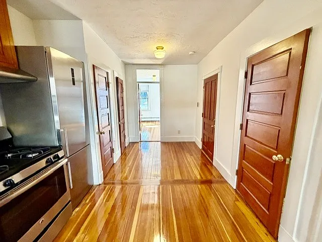 1 bed, 9999 sqft, $2,950 — Photo 4