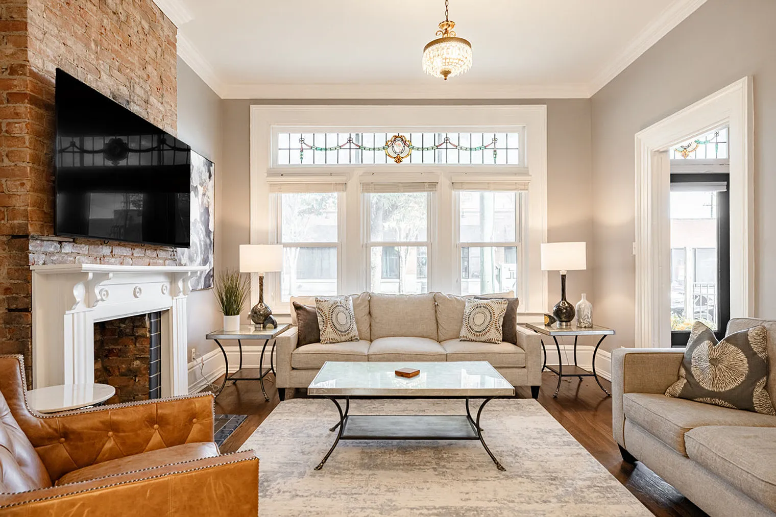 5 bed, 2.0 bath, 3939 sqft, $7,253 — Photo 1