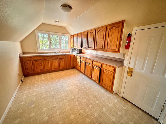 4th image of 1465 Milburn Ave #2