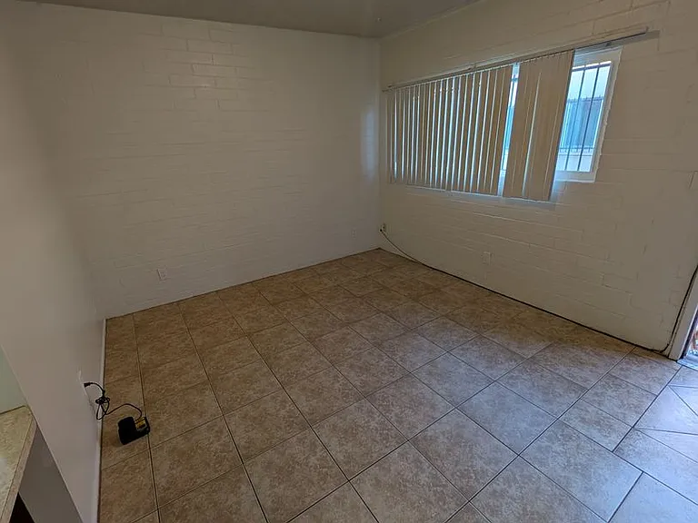 121 W Alturas St — Photo 3
