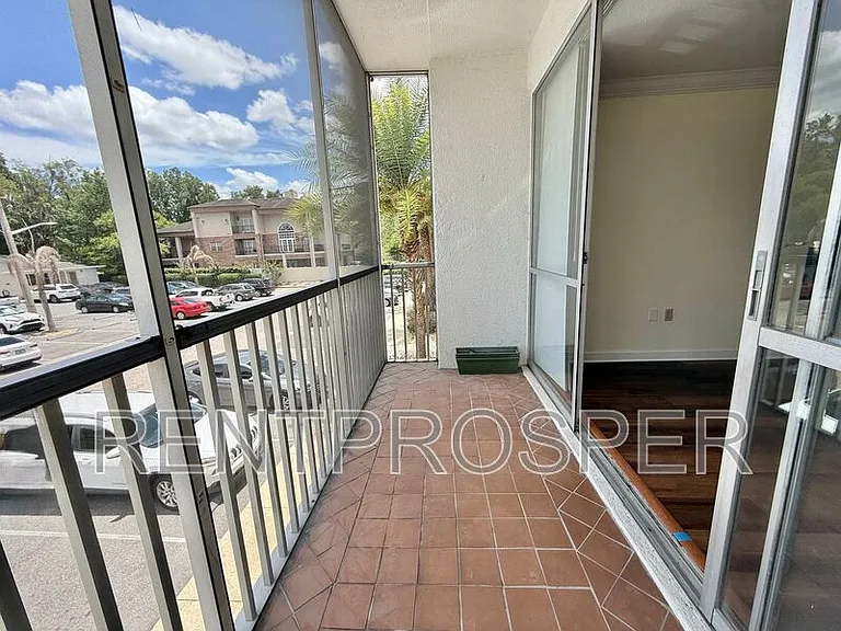 1100 Delaney Ave #F201 — Photo 13