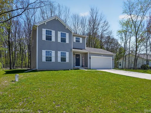 7205 Timberline Dr, Flint, MI 48507