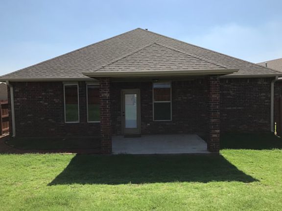 2nd image of 913 SW 81st St