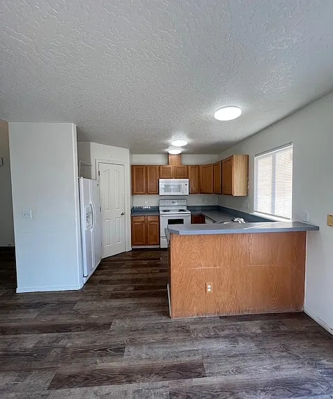 409 Meadowbrook Pl — Photo 3