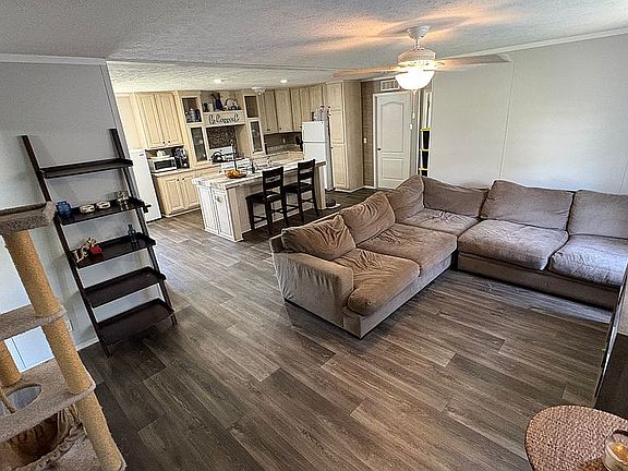 2nd image of 8900 Sassafras St #252