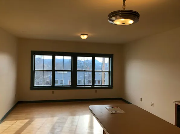 White Sulphur, LLC 165, 165 Main St APT B, Vergennes, VT 05491