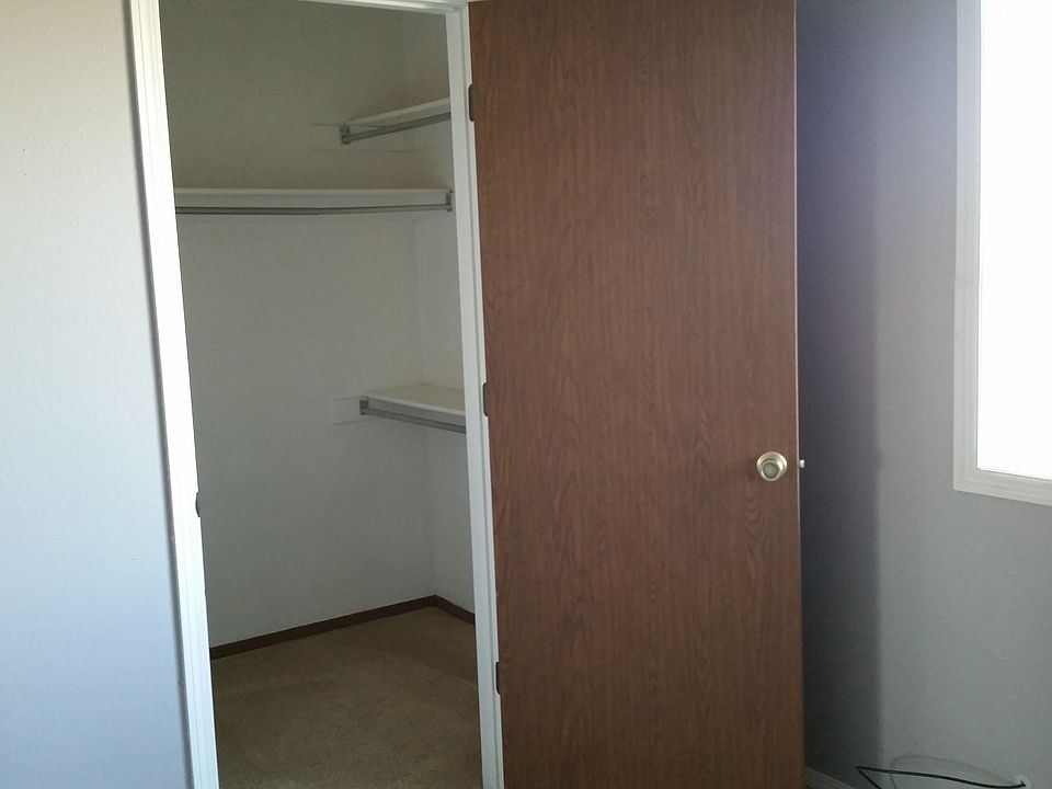 Bedroom walk in closet