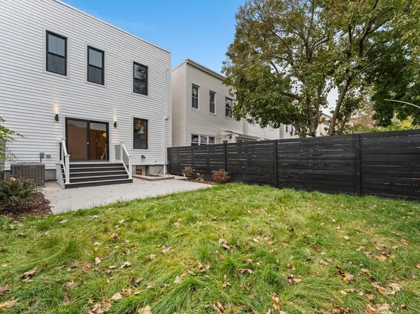 83 Liberty Place image 14 of 39