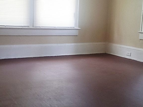 2nd image of 132 W 22nd St #B