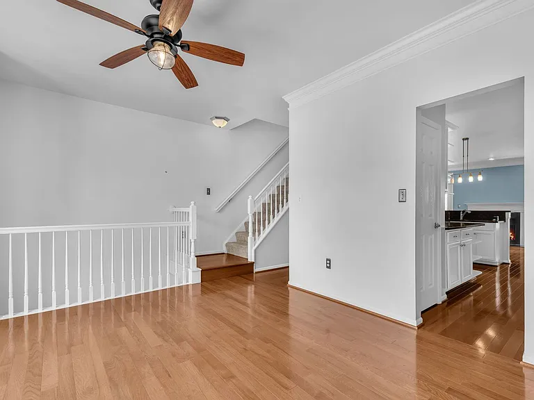 5937 Kirkcaldy Ln — Photo 19
