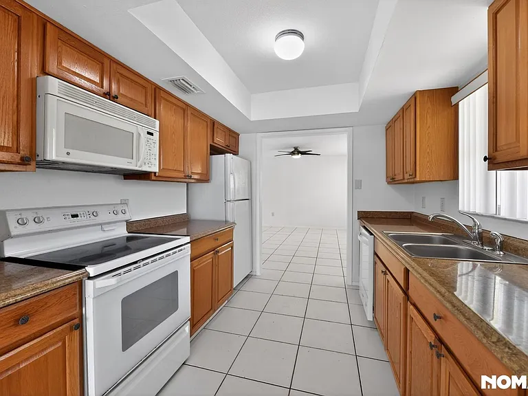 253 Glenwood Ave — Photo 5