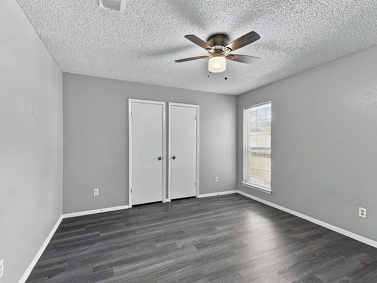 512 Sussex Dr — Photo 11