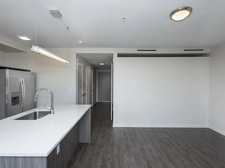 Colewood Apartments — Photo 6