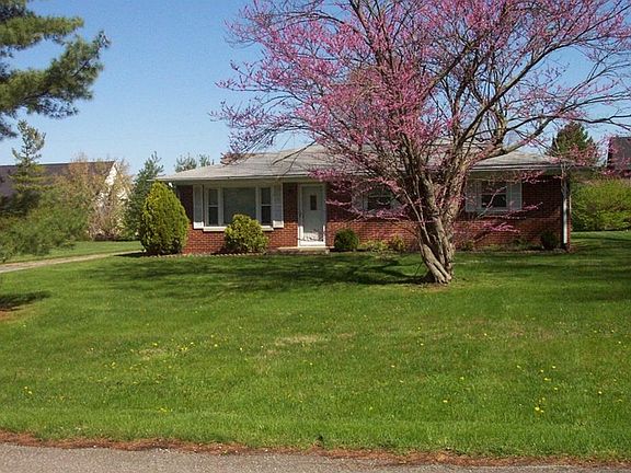 All Brick with 1,576 sq. ft.