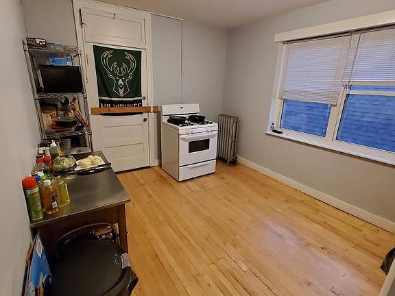 5th image of 3949 W Cortland St APT 3R