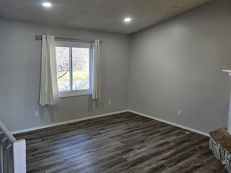 405 W Cherokee Dr — Photo 4