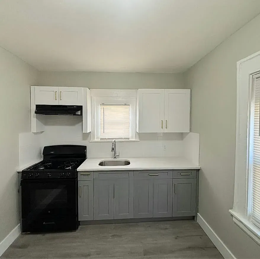 4 bed, 1200 sqft, $2,649 — Photo 1