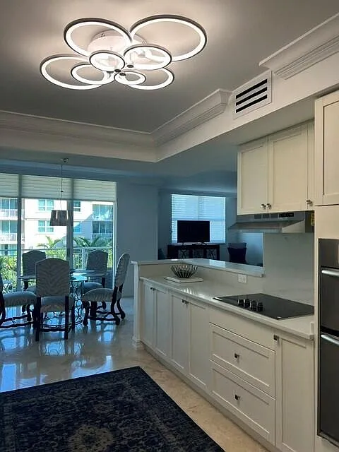 99 SE Mizner Blvd — Photo 4