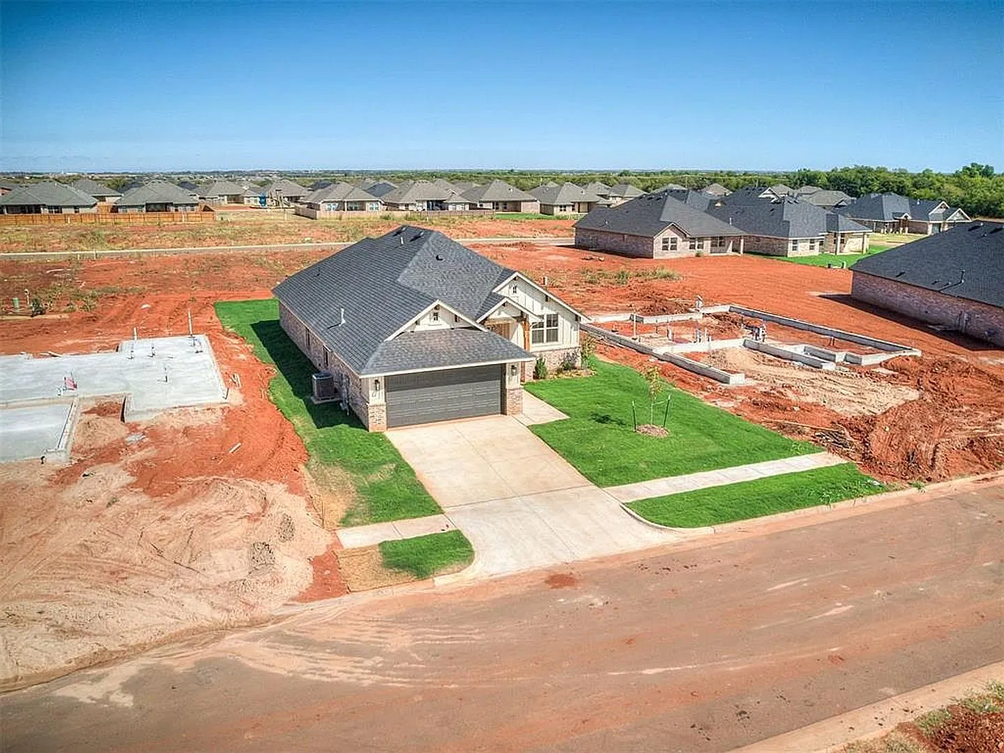New Home In Yukon! Lease to own options — Photo 2