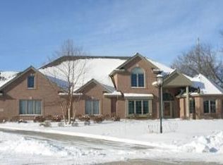 20355 Wynchester Ct, Brookfield, WI 53045