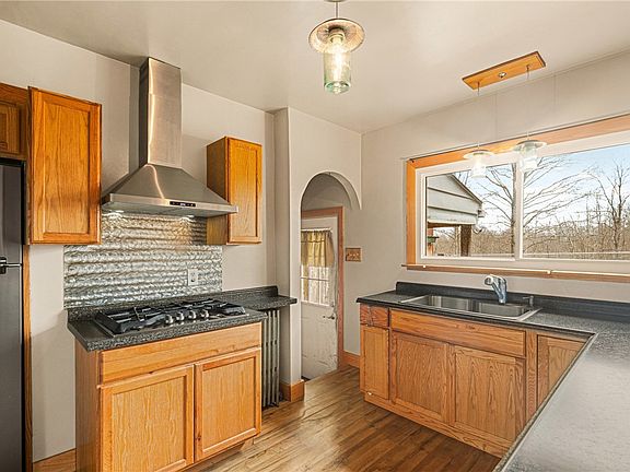 5th image of 1855 Brotherton Rd