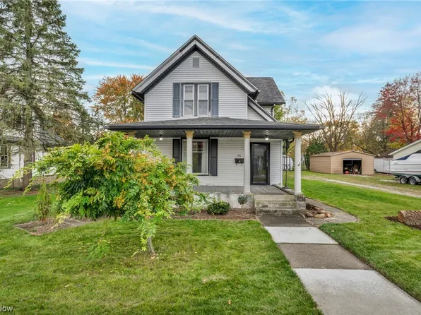 971 Chestnut St, Grafton, OH 44044