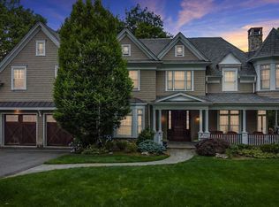636 S Forest Dr, Teaneck, NJ 07666