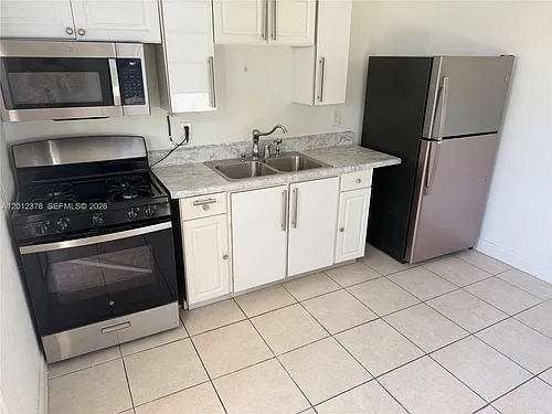 3620 NW 19th St #3 Photo 1