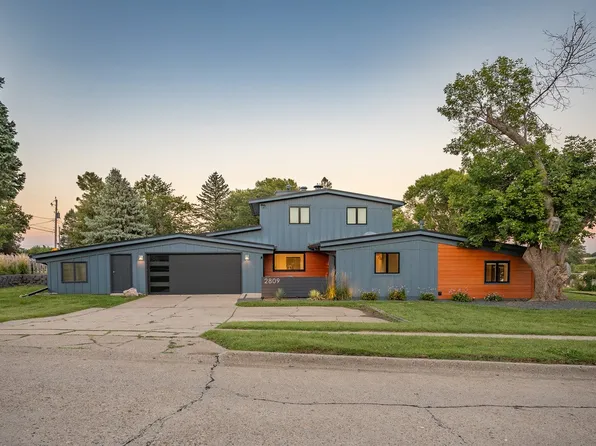 2809 Lakeland Dr, Urbandale, IA 50322
