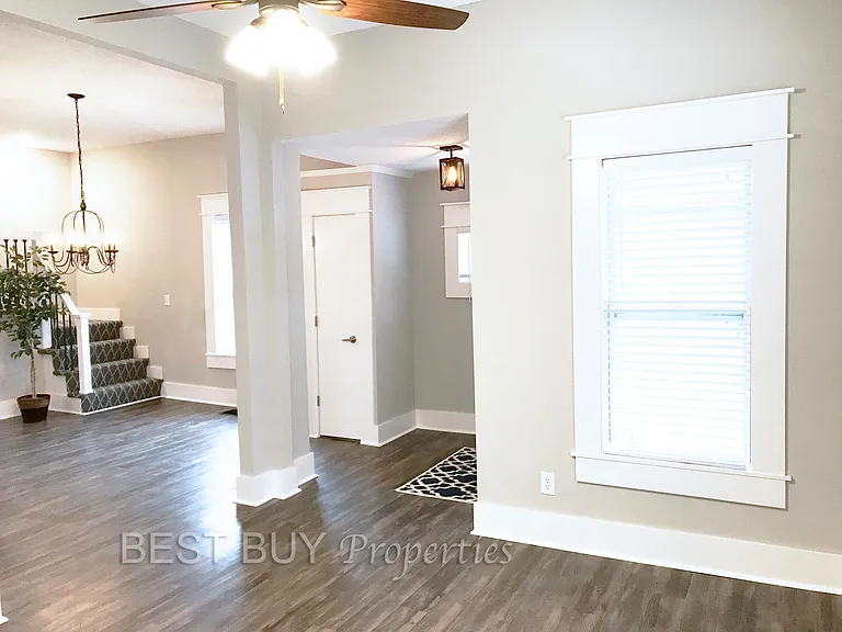 120 S Emma St — Photo 3