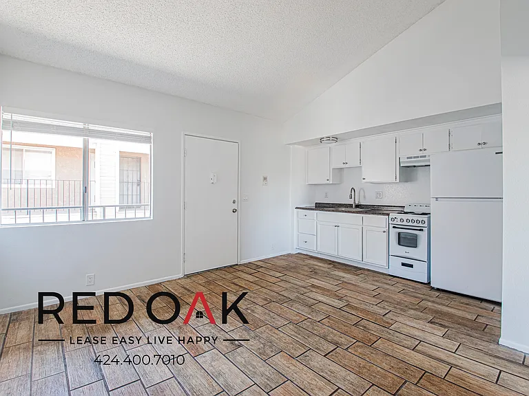 532 Nebraska Ave #303 — Photo 1