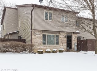 1032 Schoolgate Rd, New Lenox, IL 60451