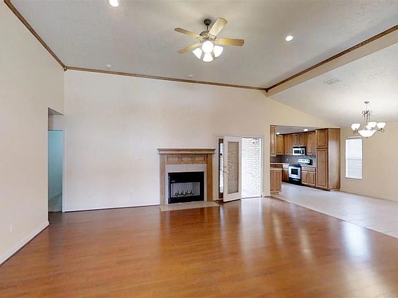 4th image of 317 Olive Dr