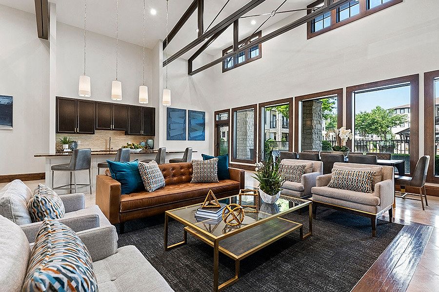 Expansive resident clubhouse