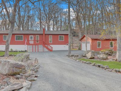208 Comstock Dr, Hawley, PA, 18428
