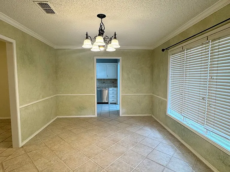 7712 Grover Ave — Photo 33