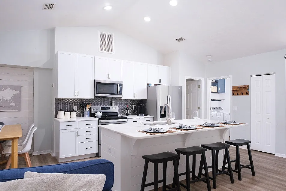 3 bed, 1245 sqft, $2,300 — Photo 3